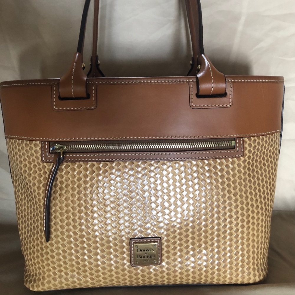 Dooney & Bourke Tote